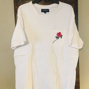 Rose pocket tee
